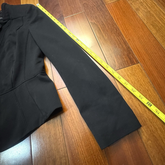 White House Black Market Peplum Blazer Size:4P Lined Sculpted Ponte Stretch - Picture 10 of 14